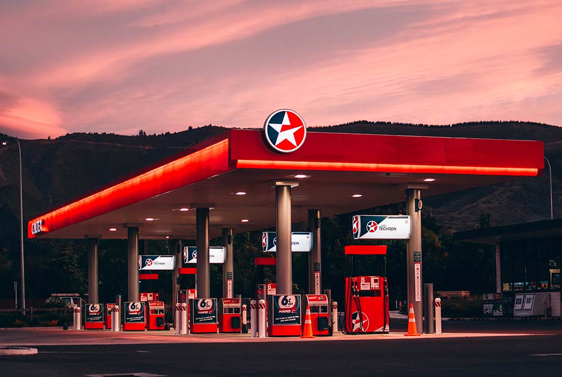 ¿Debería volver el descuento de los 20 céntimos al combustible?